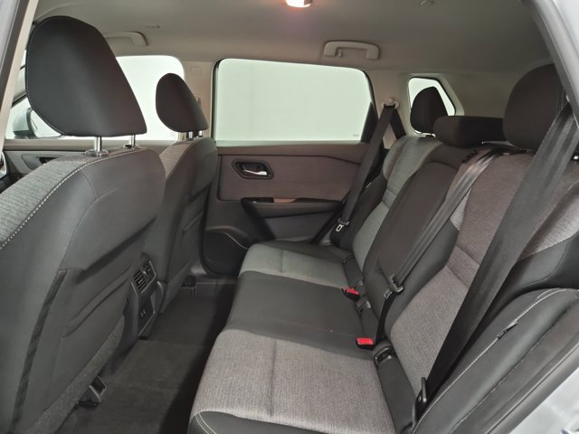 Used 2022 Nissan Rogue SV image 15