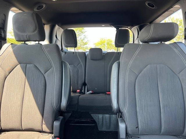 Used 2019 Chrysler Pacifica Touring Plus w/ S Appearance Package FWD image 28