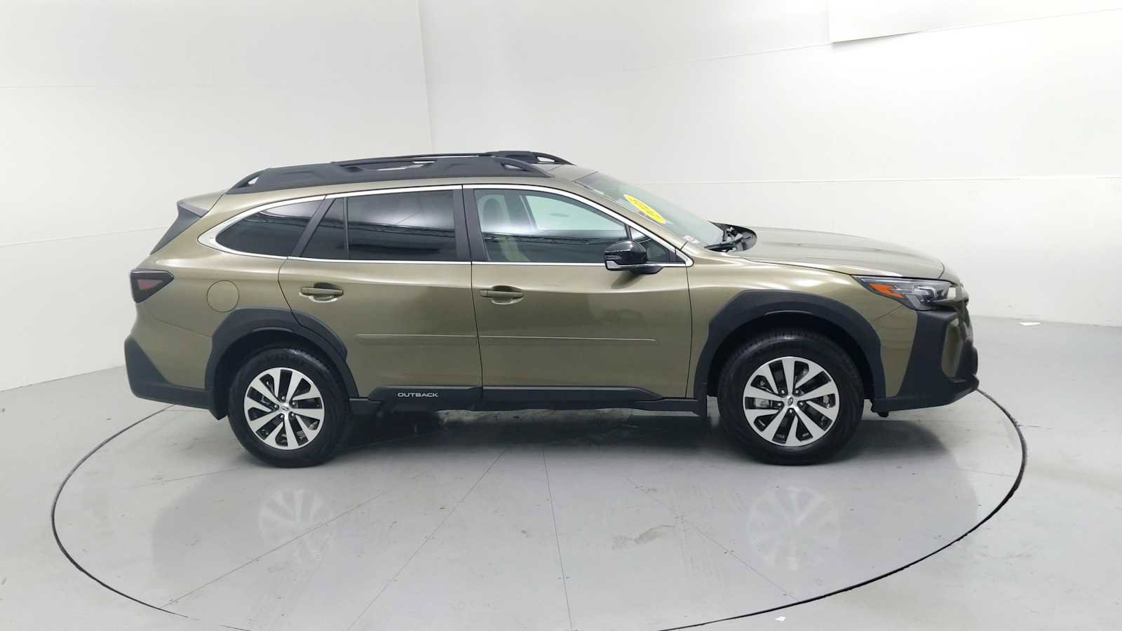 Certified 2025 Subaru Outback Premium AWD/4WD image 12