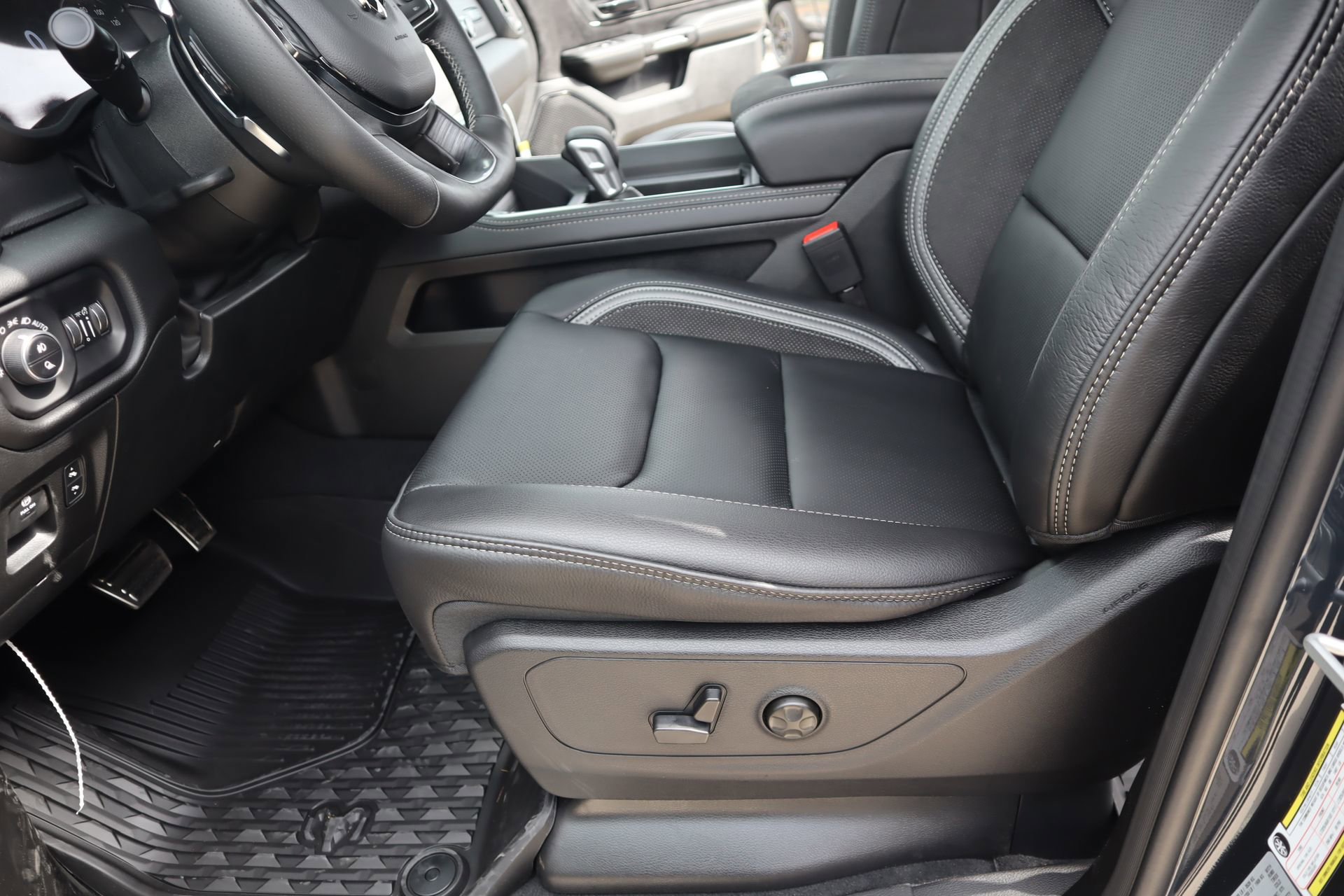 New 2026 RAM 1500 RHO AWD/4WD image 13