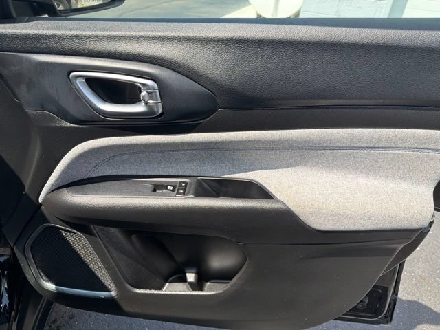Used 2024 Jeep Compass Latitude AWD/4WD image 38