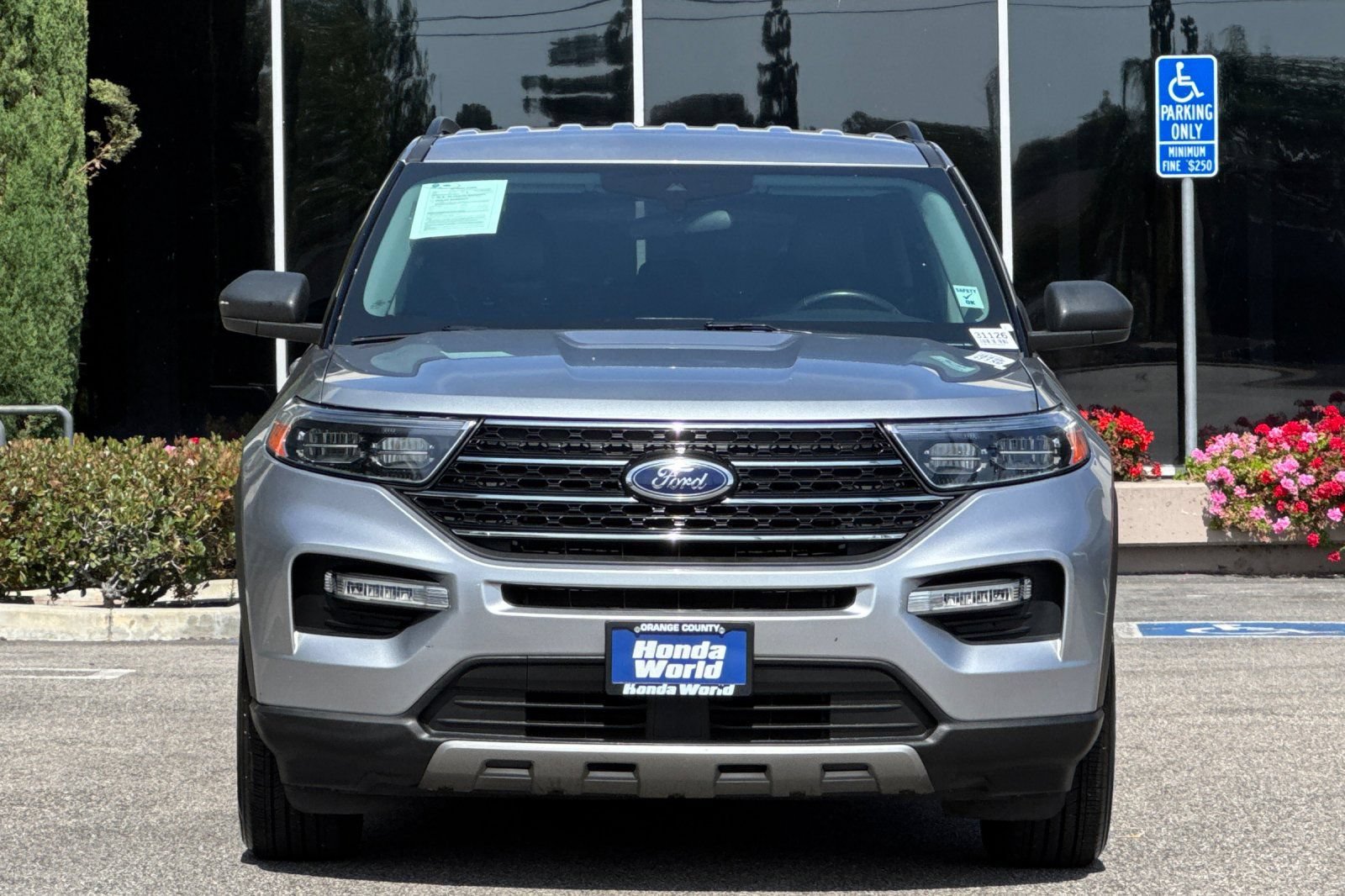 Used 2023 Ford Explorer XLT w/ Equipment Group 202A RWD image 9