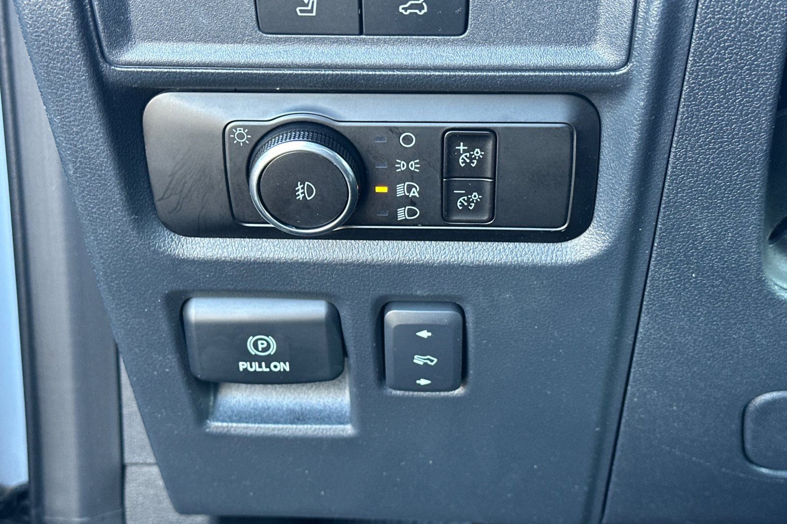 Used 2023 Ford Expedition Limited image 32