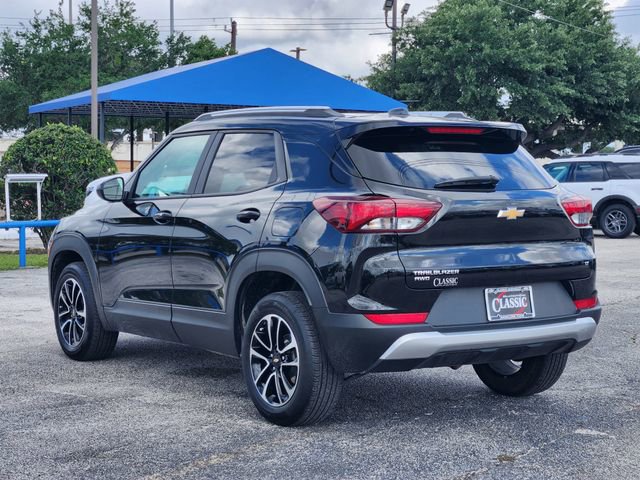 Used 2025 Chevrolet TrailBlazer LT AWD/4WD image 5