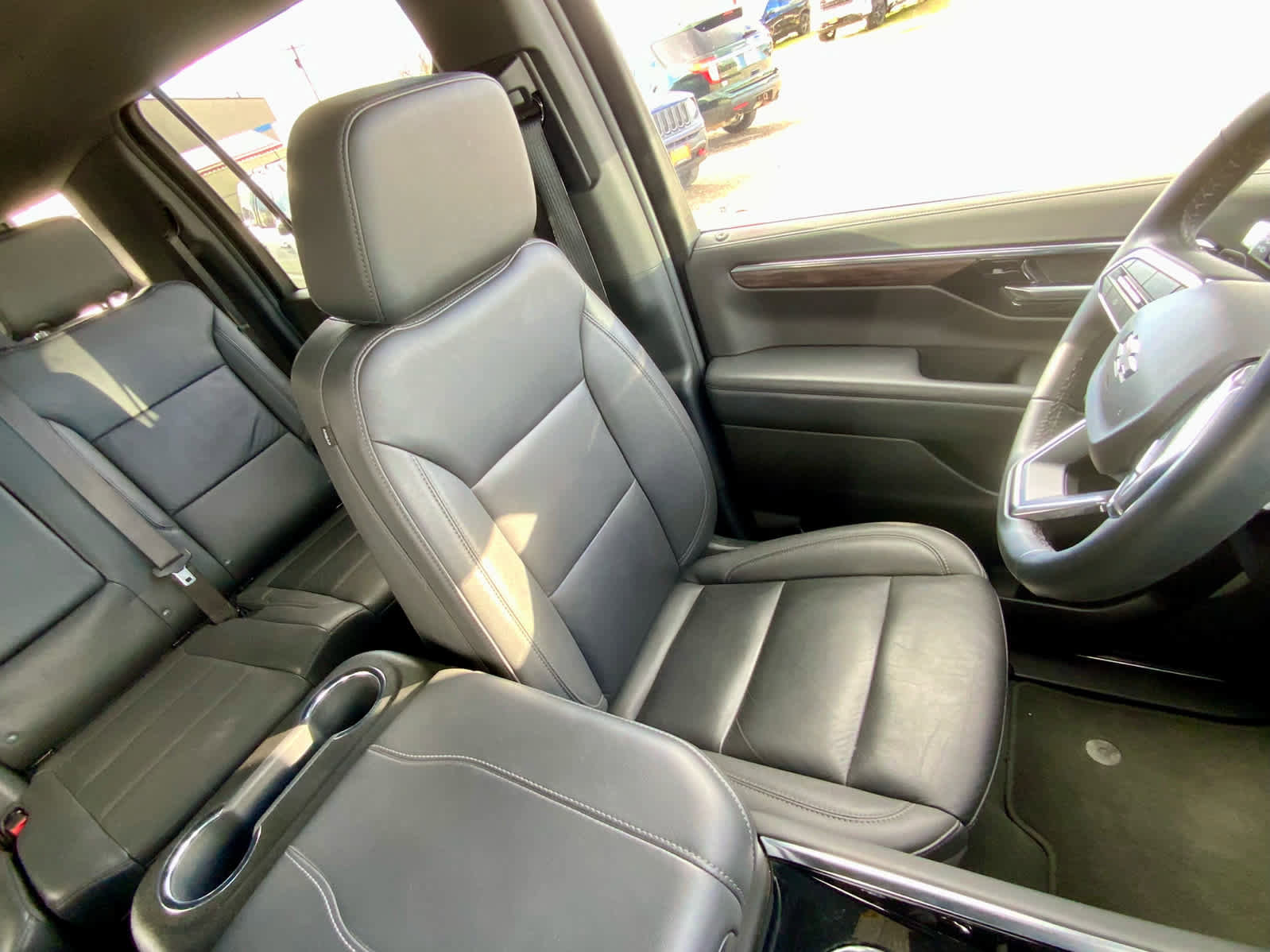 Used 2025 Chevrolet Suburban Z71 AWD/4WD image 27