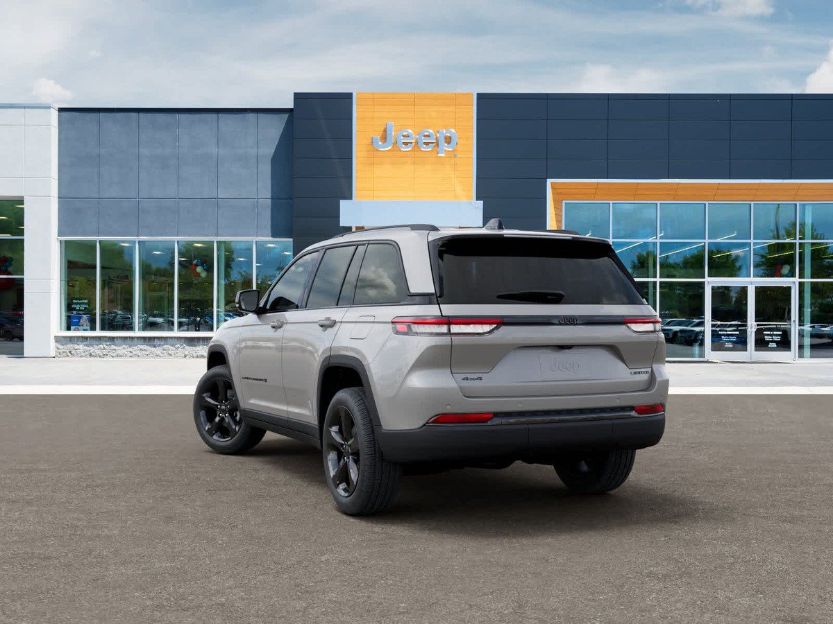 New 2025 Jeep Grand Cherokee Limited w/ Black Appearance Package AWD/4WD image 3