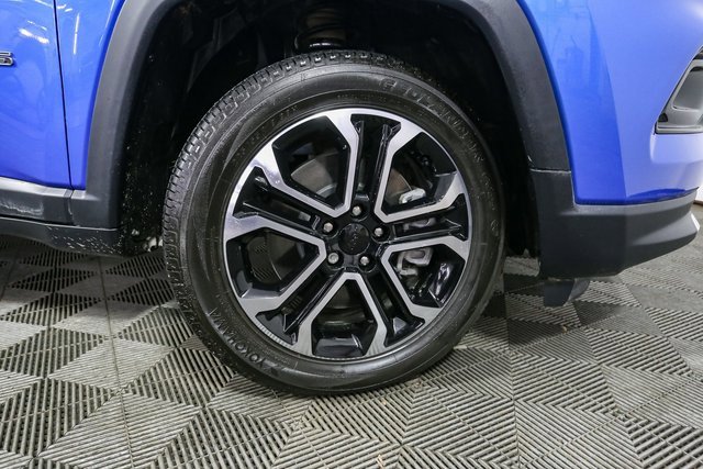 Used 2023 Jeep Compass Limited image 15