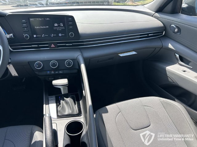 New 2026 Hyundai Elantra SE FWD image 14