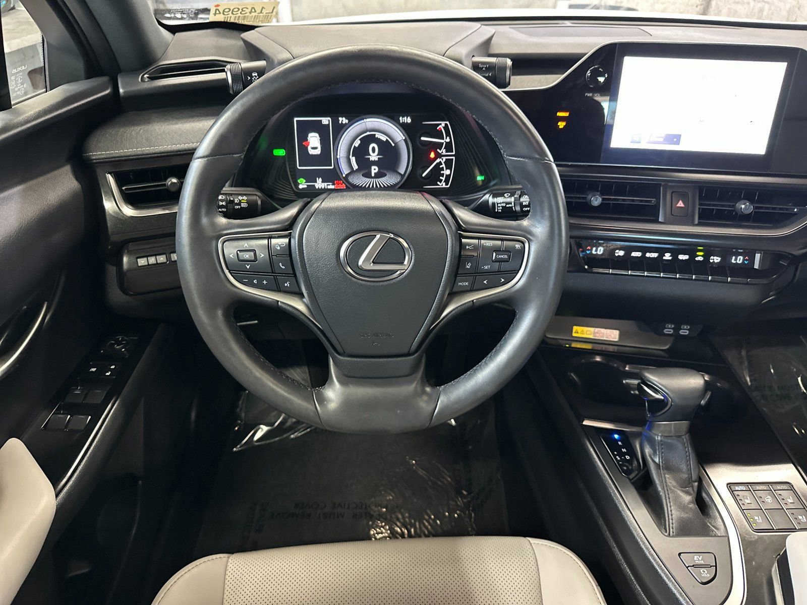 Used 2023 Lexus UX 250h F Sport w/ Accessory Package (Z2) image 16