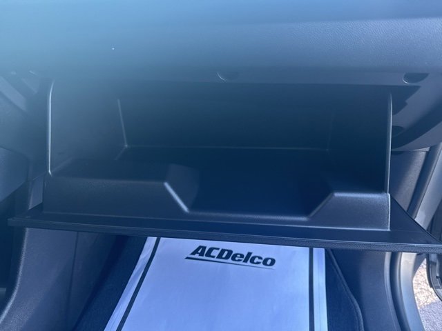 Used 2025 Chevrolet Traverse LT image 12