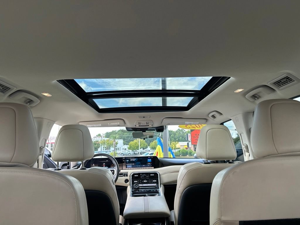 Certified 2025 Nissan Armada Platinum Reserve AWD/4WD image 33