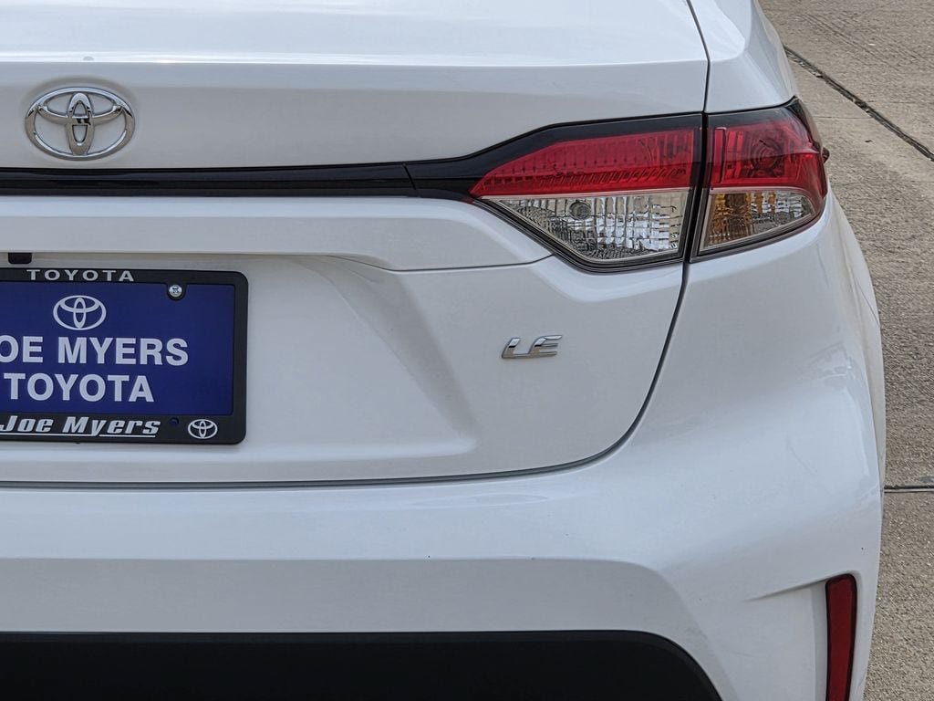 Used 2026 Toyota Corolla LE FWD image 9