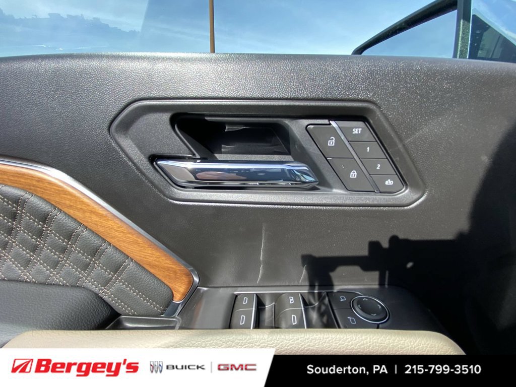 New 2026 GMC Canyon Denali w/ LPO, Black Badging Package AWD/4WD image 25