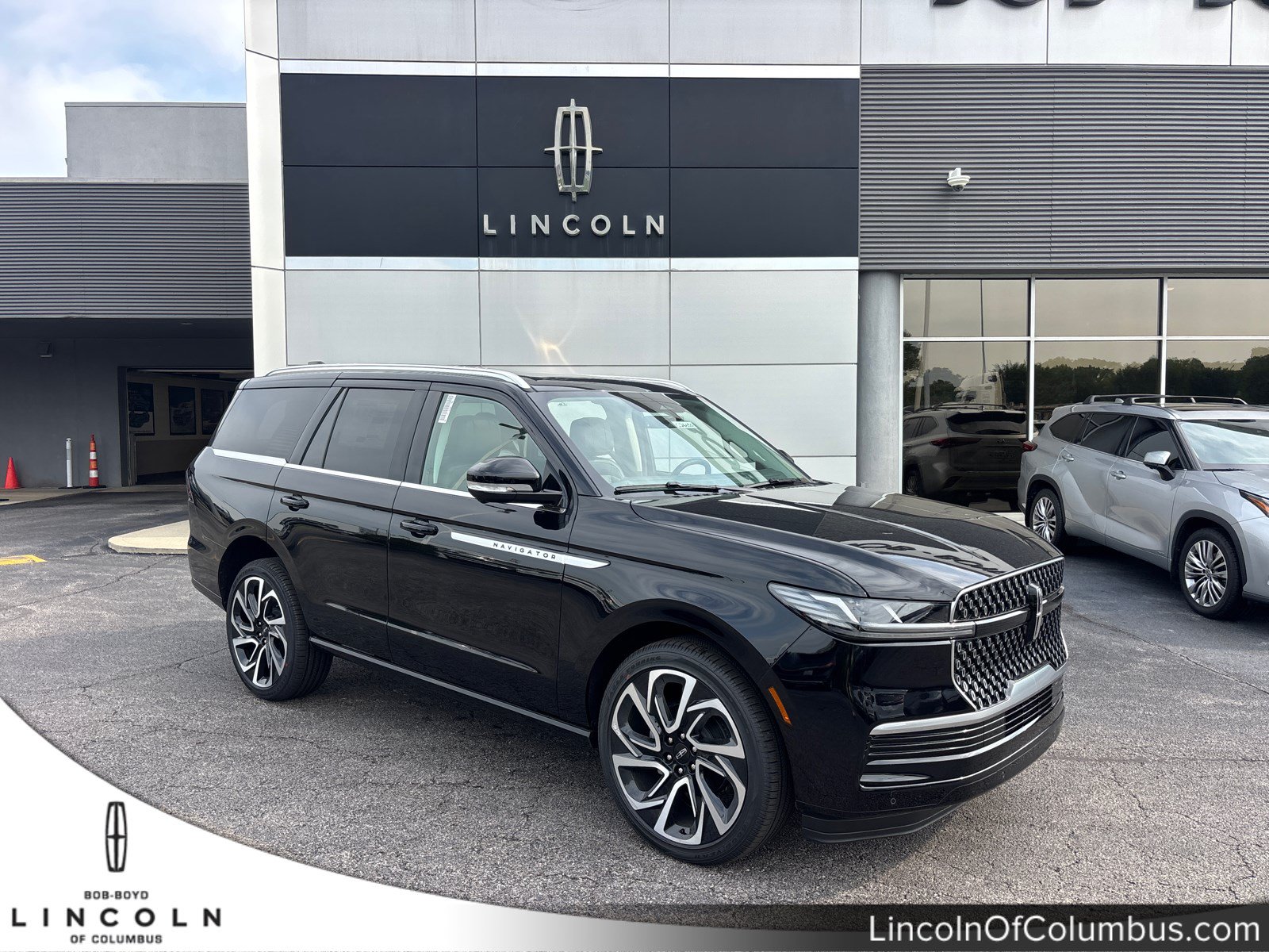 New 2026 Lincoln Navigator Reserve AWD/4WD image 1