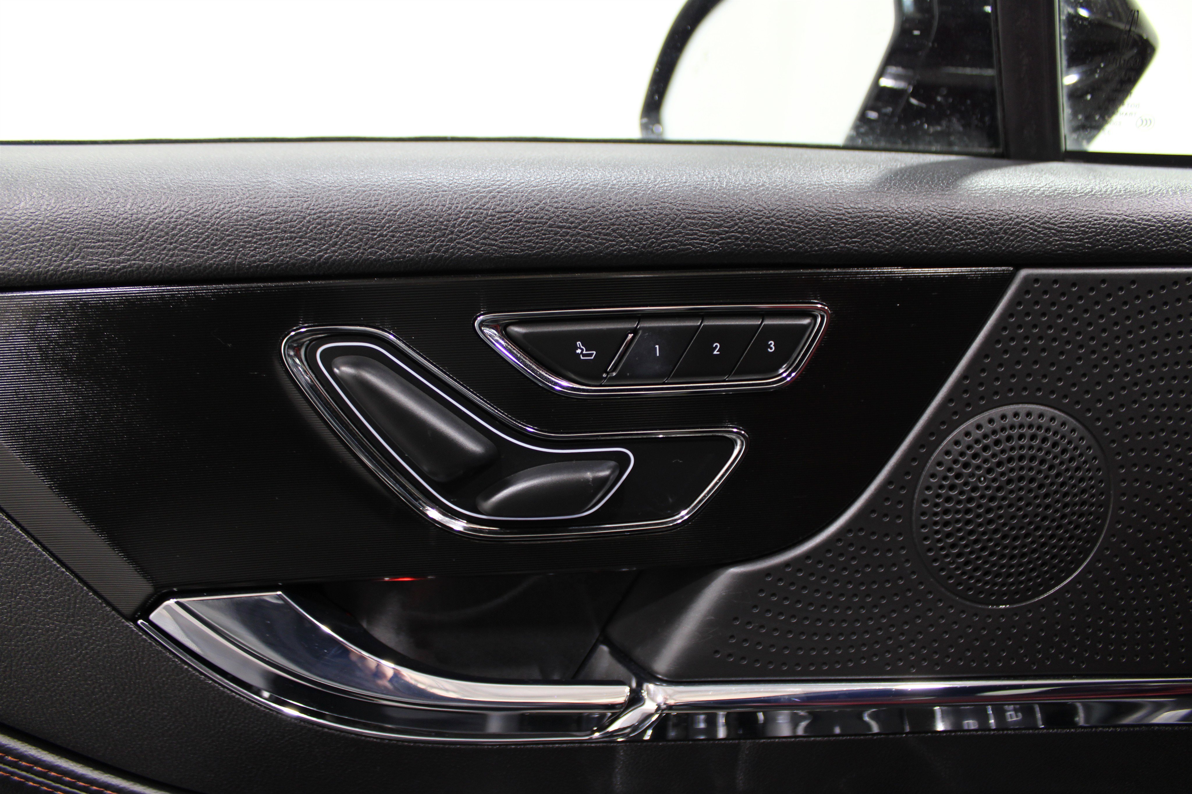 Certified 2023 Lincoln Corsair Reserve w/ Equipment Group 201A image 7