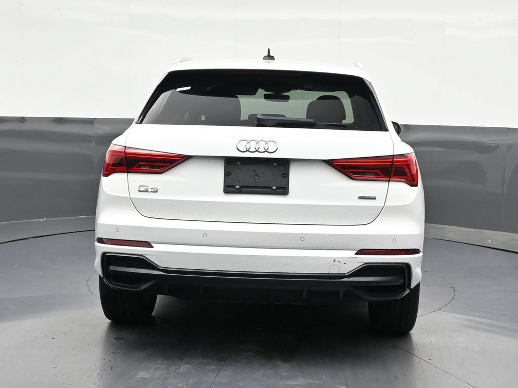 Used 2021 Audi Q3 2.0T Premium w/ Convenience Package AWD/4WD image 4