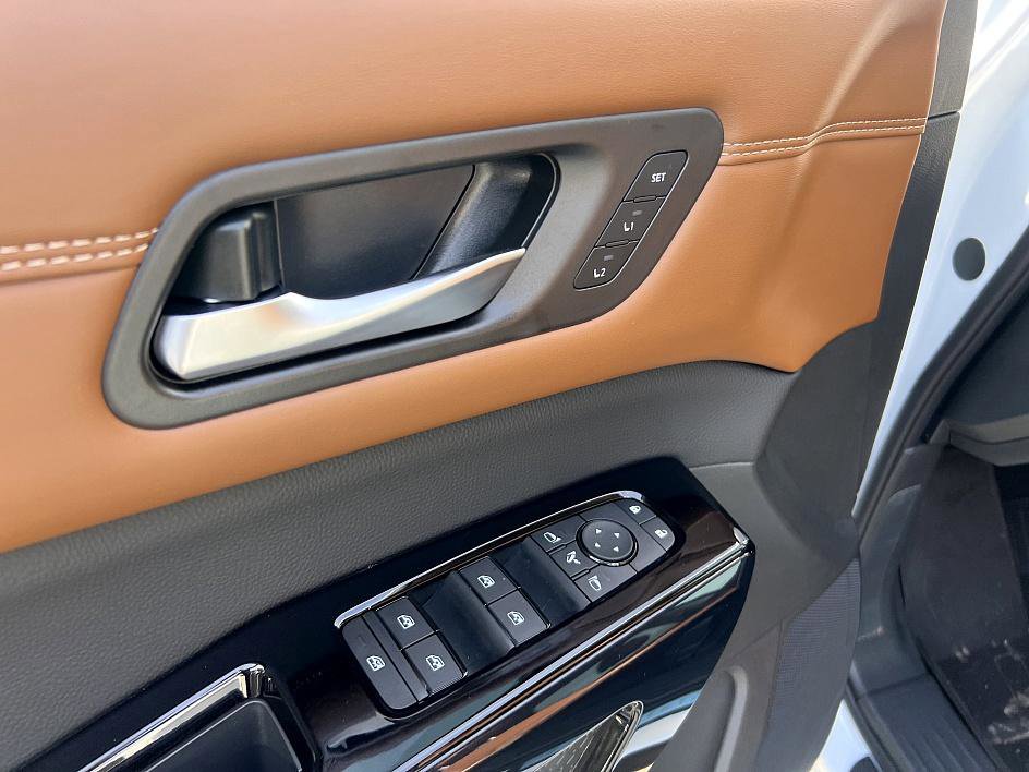 New 2026 Nissan Pathfinder Platinum image 13