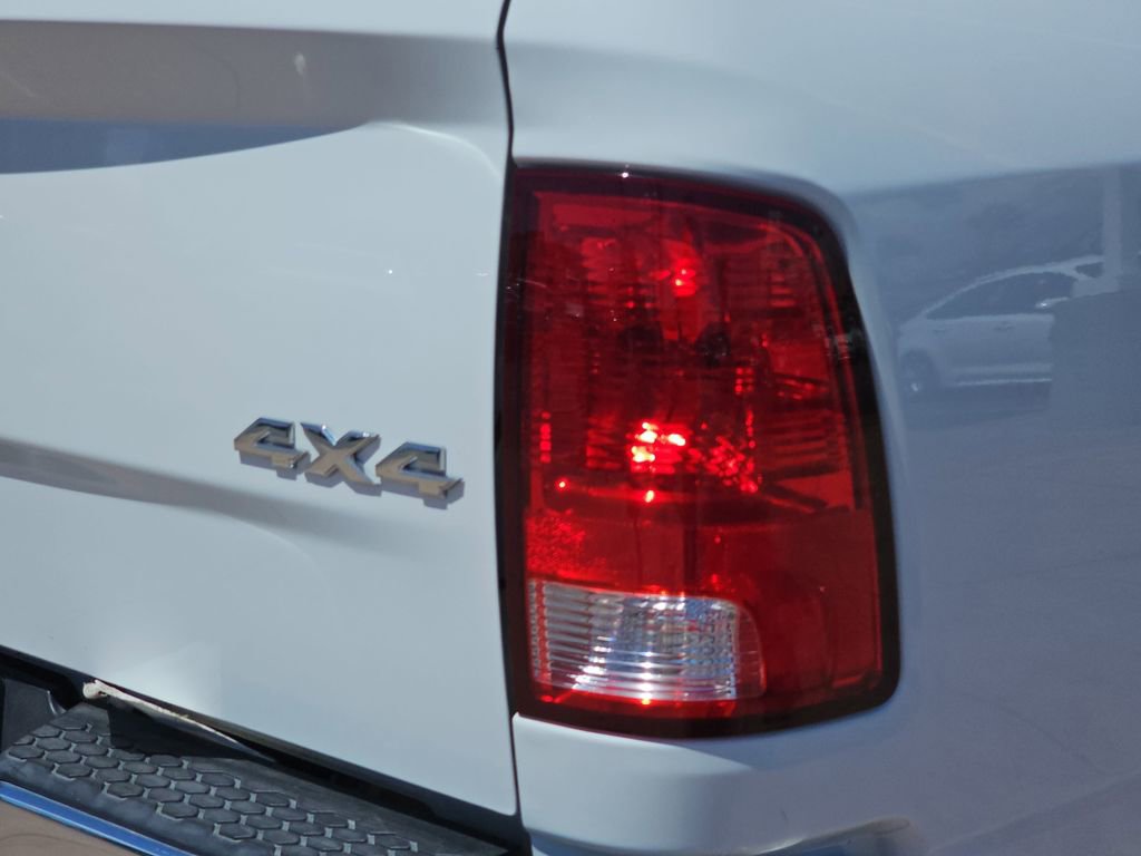 Used 2022 RAM 1500 Classic SLT w/ Electronics Group AWD/4WD image 39