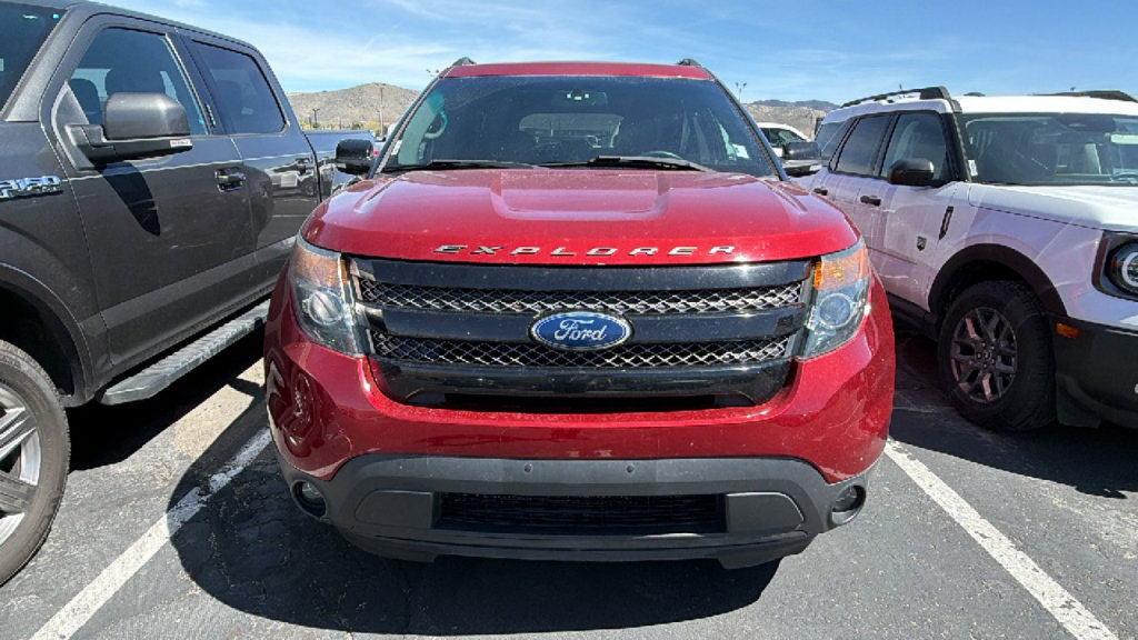 Used 2013 Ford Explorer Sport w/ Class III Trailer Tow Pkg AWD/4WD image 2