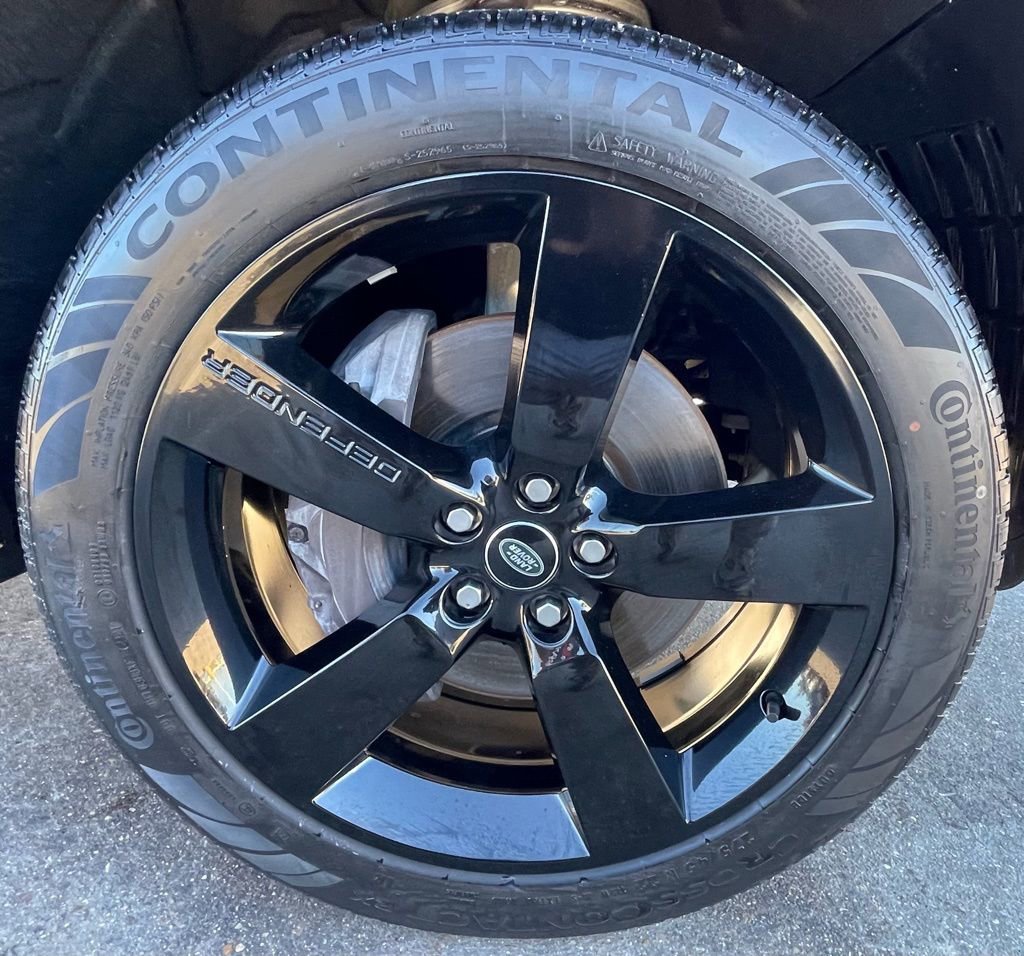 Used 2022 Land Rover Defender 110 X-Dynamic HSE image 17