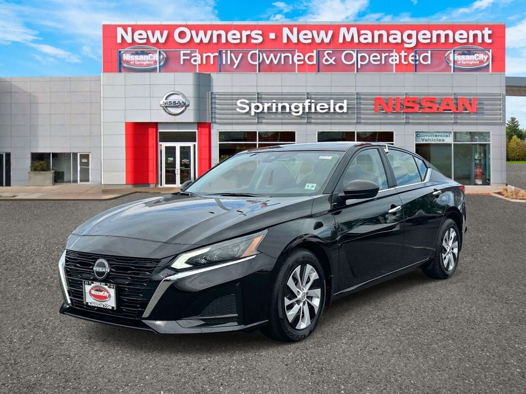 Used 2025 Nissan Altima 2.5 S FWD image 2