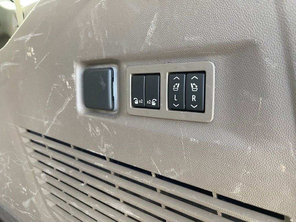 Used 2023 GMC Yukon XL Denali w/ Max Trailering Package image 34