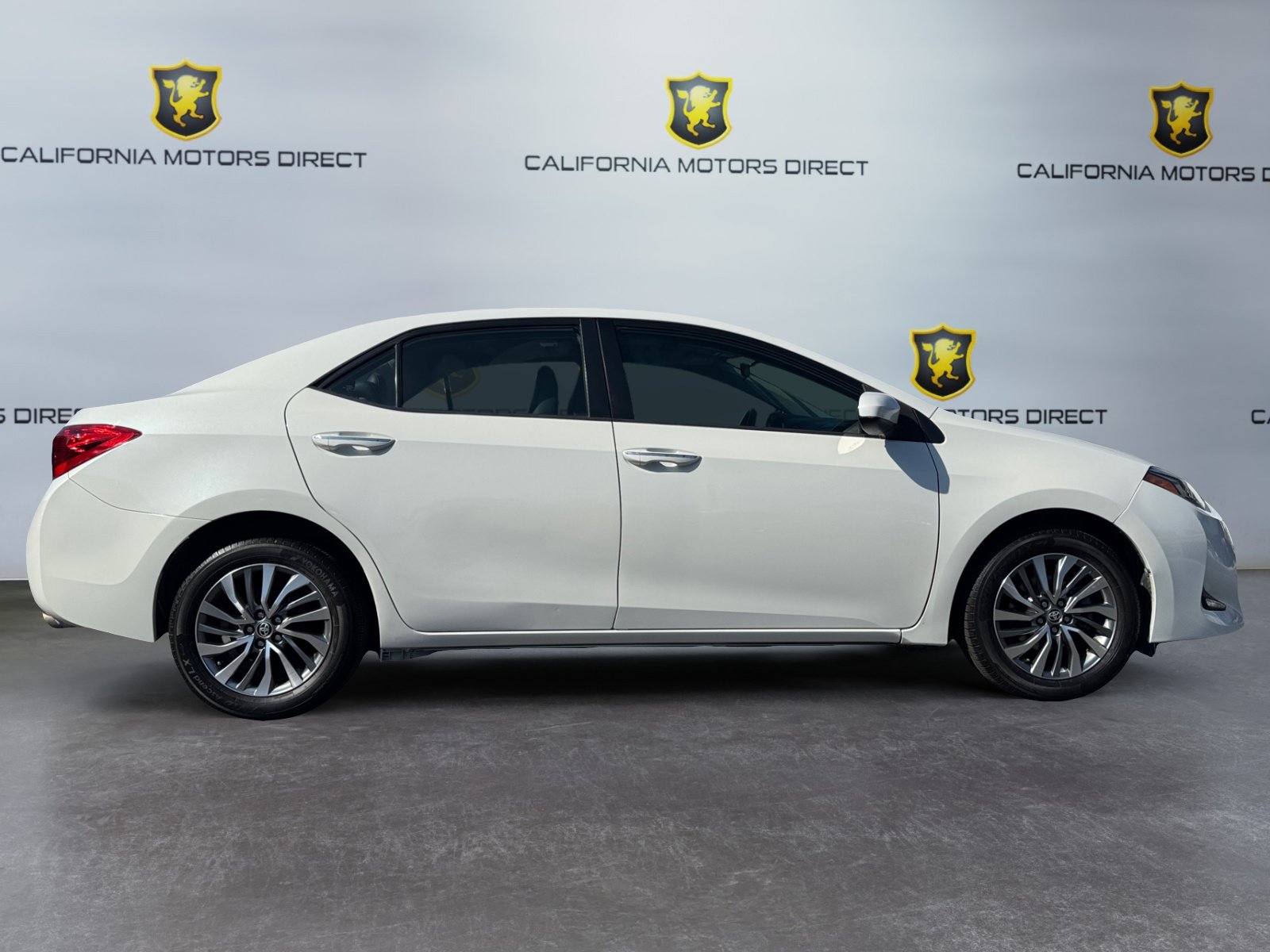 Used 2019 Toyota Corolla XLE w/ Carpet Mat Package (TMS) FWD image 6