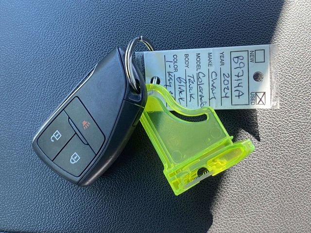 Used 2024 Chevrolet Colorado W/T w/ Safety Package image 33