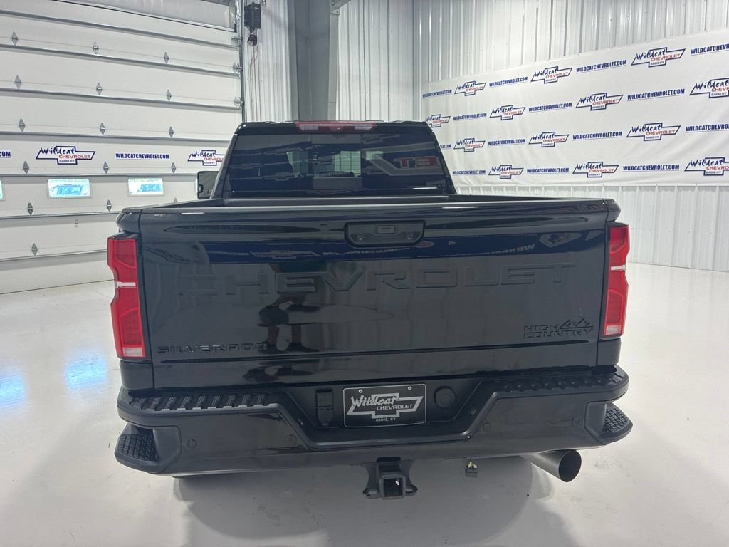 Used 2025 Chevrolet Silverado 2500 High Country w/ High Country Premium Package AWD/4WD image 5