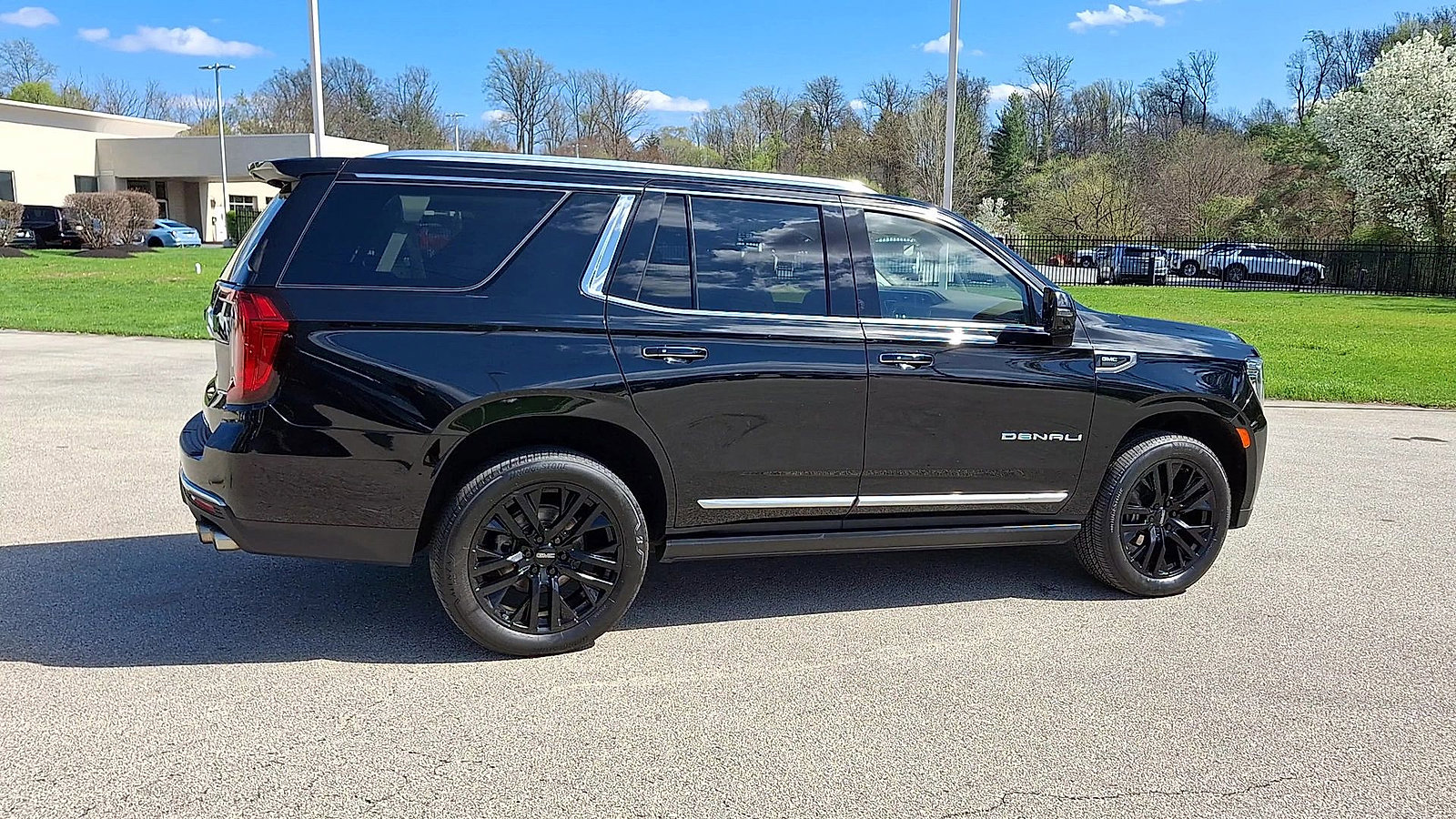 Certified 2021 GMC Yukon Denali w/ Denali Premium Package AWD/4WD image 9