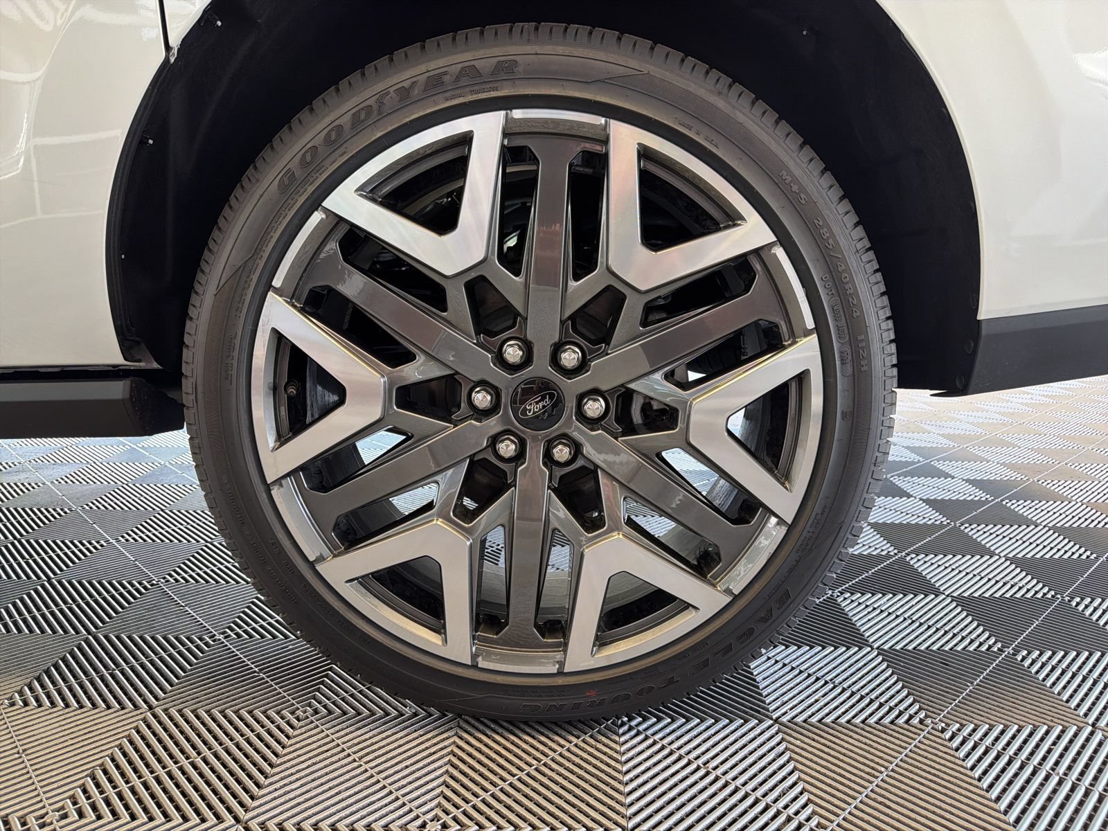 New 2026 Ford Expedition Max Platinum w/ Platinum Ultimate Package AWD/4WD image 9