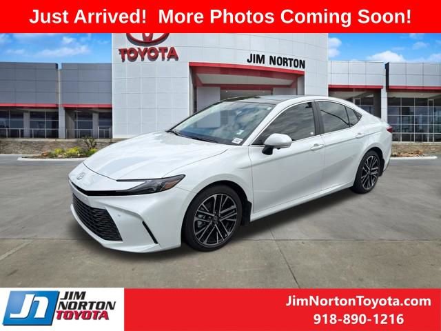 Used 2025 Toyota Camry XLE w/ Premium Plus Package FWD image 2