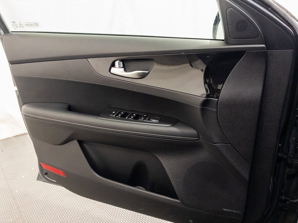 Used 2024 Kia Forte GT-Line w/ GT-Line Premium Package image 29