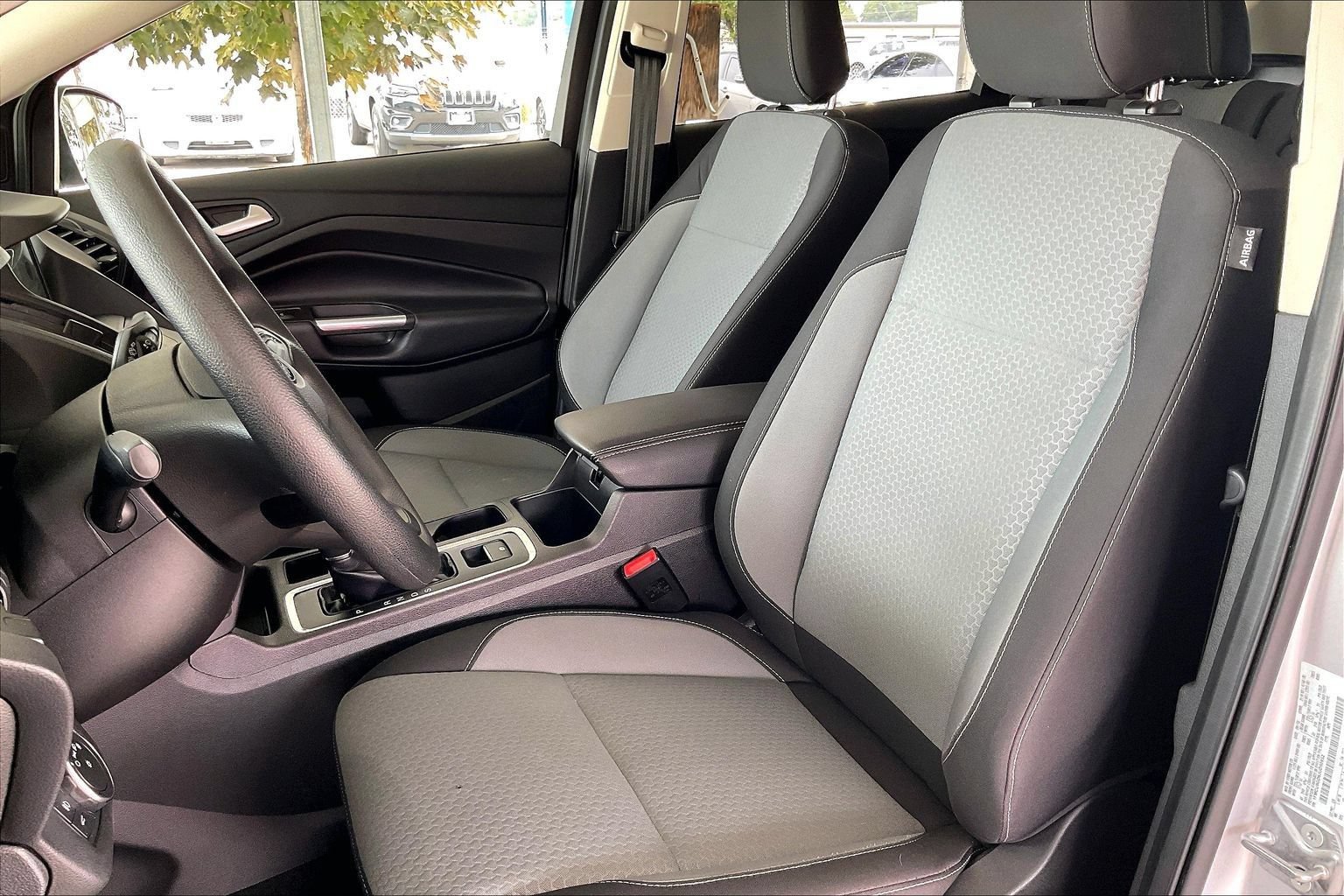 Used 2018 Ford Escape SE w/ SE Sync 3 Package AWD/4WD image 18