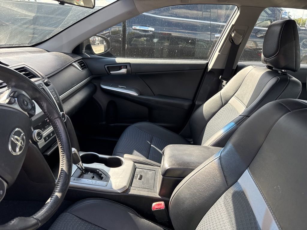 Used 2014 Toyota Camry SE image 5