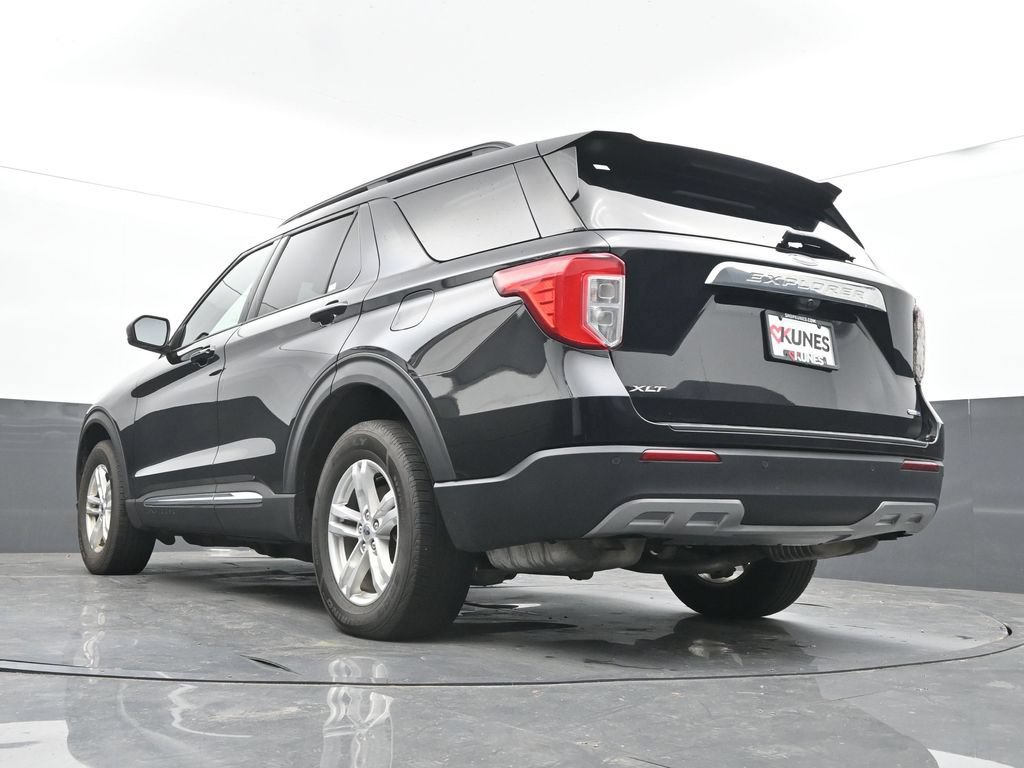 Used 2020 Ford Explorer XLT w/ Equipment Group 202A AWD/4WD image 45