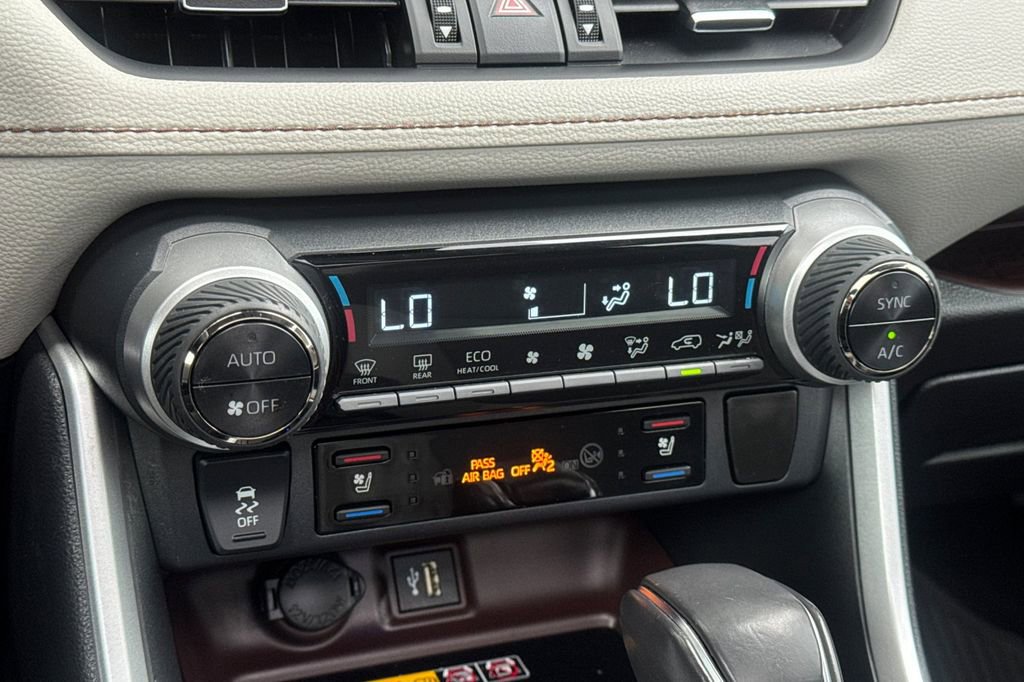 Used 2023 Toyota RAV4 Limited image 20