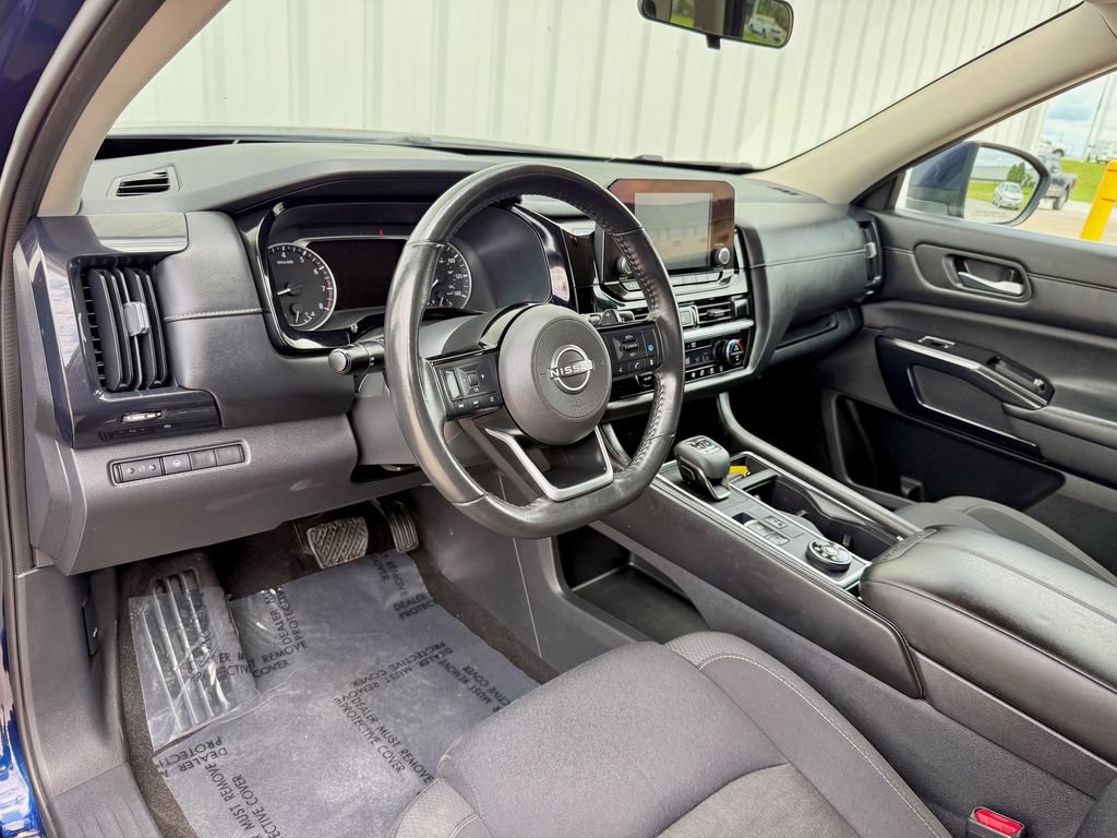 Used 2022 Nissan Pathfinder SV AWD/4WD image 10