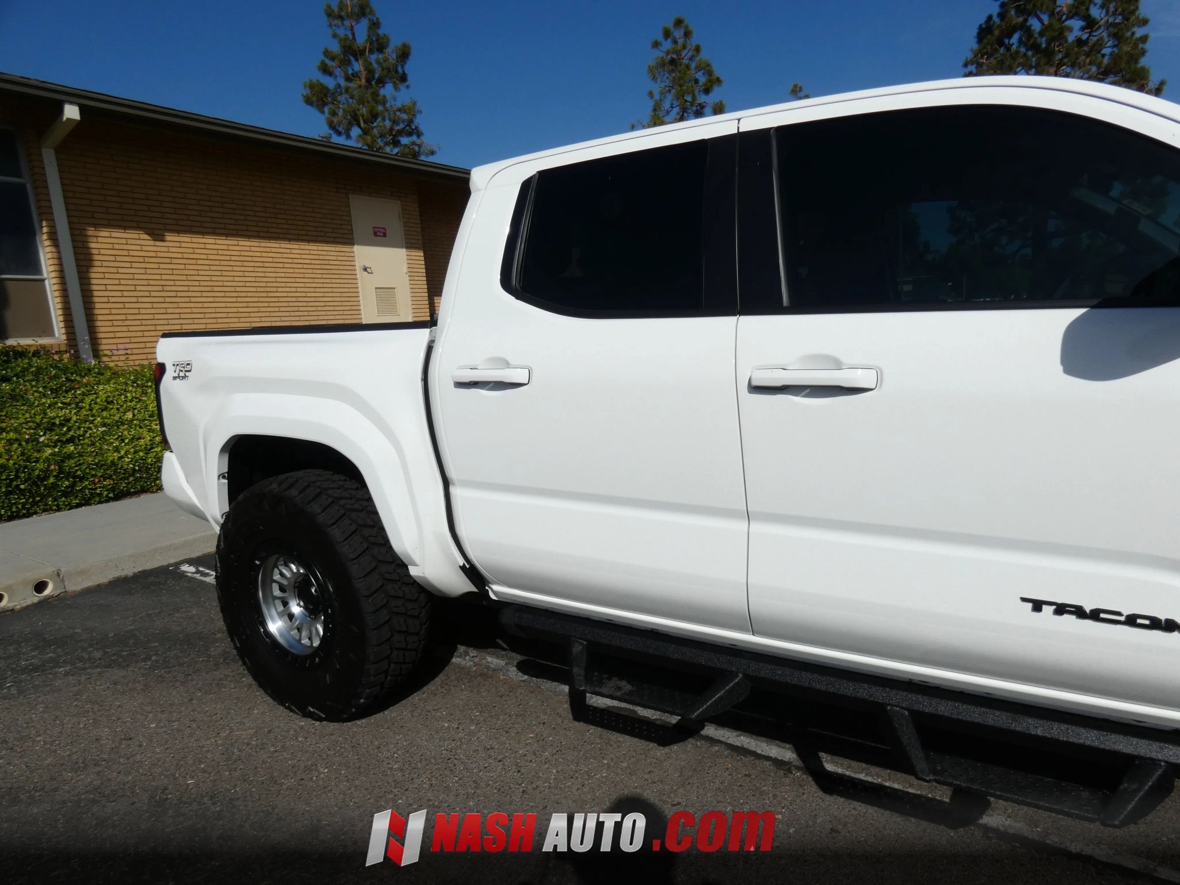 Used 2025 Toyota Tacoma TRD Sport AWD/4WD image 7