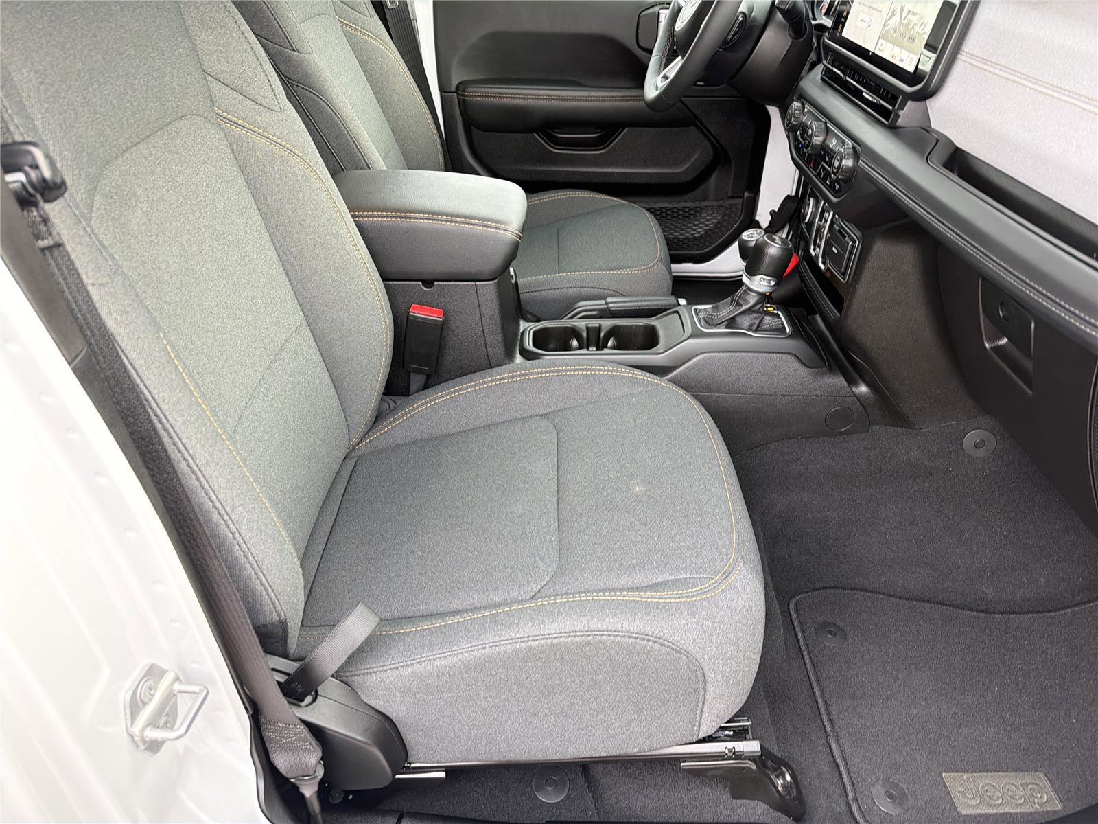 Used 2025 Jeep Wrangler Sahara w/ Safety Group image 14