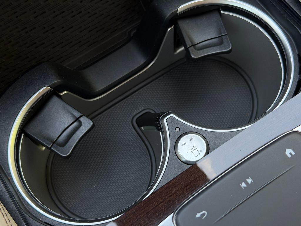 Used 2023 Mercedes-Benz Maybach GLS 600 4MATIC image 31