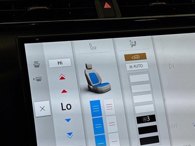 Used 2026 Land Rover Range Rover Velar Dynamic SE image 23