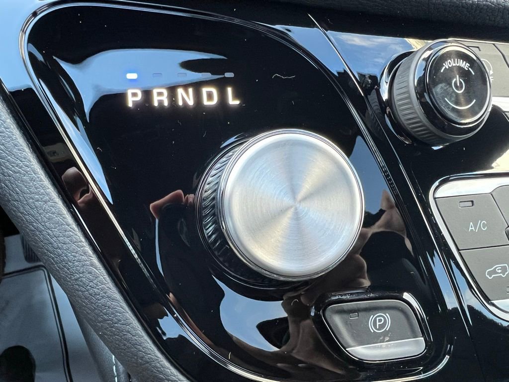 New 2026 Chrysler Pacifica Limited w/ S Appearance Package AWD/4WD image 39