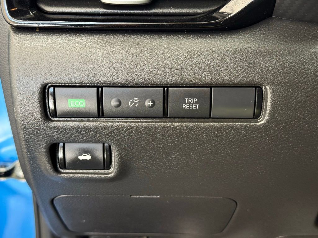 Used 2023 Nissan Sentra SV FWD image 30