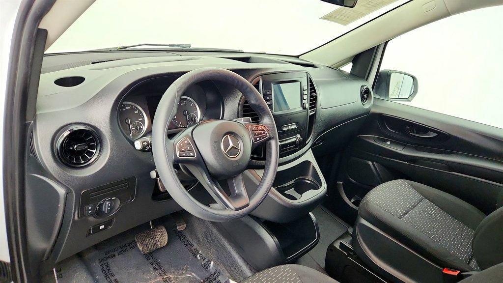 Used 2023 Mercedes-Benz Metris image 12
