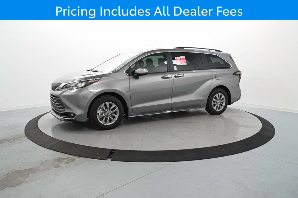 New 2026 Toyota Sienna XLE FWD image 10