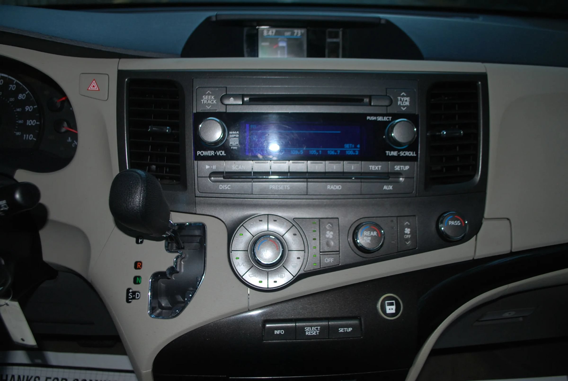 Used 2012 Toyota Sienna LE FWD image 11