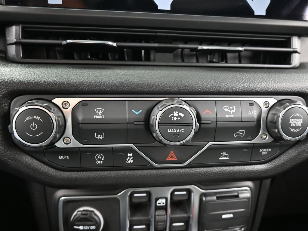 New 2026 Jeep Gladiator Sport AWD/4WD image 17