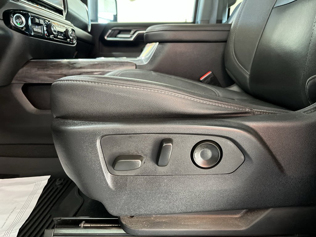 Used 2024 Chevrolet Silverado 2500 LTZ w/ LTZ Convenience Package image 12