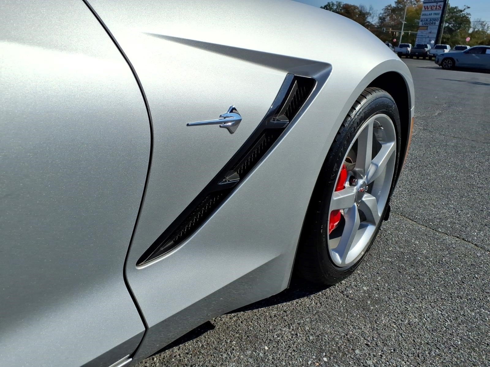 Used 2014 Chevrolet Corvette Stingray Convertible w/ Battery Protection Package RWD image 11